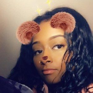 Meet your Posher, Monique